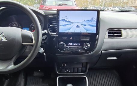 Mitsubishi Outlander III рестайлинг 3, 2018 год, 1 470 000 рублей, 21 фотография