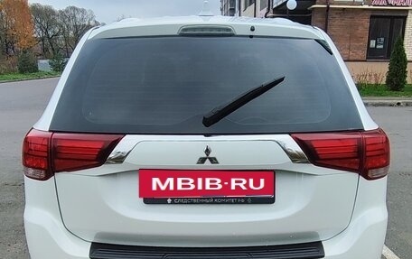 Mitsubishi Outlander III рестайлинг 3, 2018 год, 1 470 000 рублей, 16 фотография