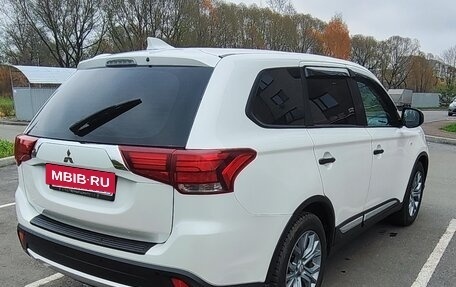 Mitsubishi Outlander III рестайлинг 3, 2018 год, 1 470 000 рублей, 15 фотография