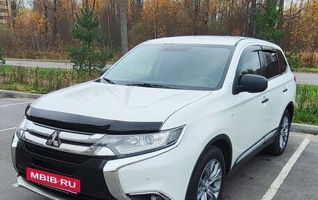 Mitsubishi Outlander III рестайлинг 3, 2018 год, 1 470 000 рублей, 19 фотография