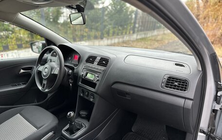 Volkswagen Polo VI (EU Market), 2012 год, 1 090 000 рублей, 26 фотография