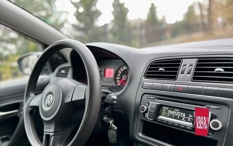 Volkswagen Polo VI (EU Market), 2012 год, 1 090 000 рублей, 25 фотография