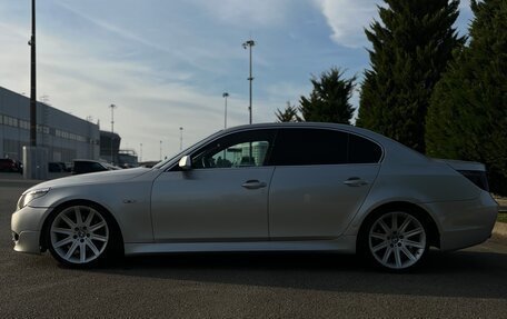 BMW 5 серия, 2004 год, 1 390 000 рублей, 4 фотография