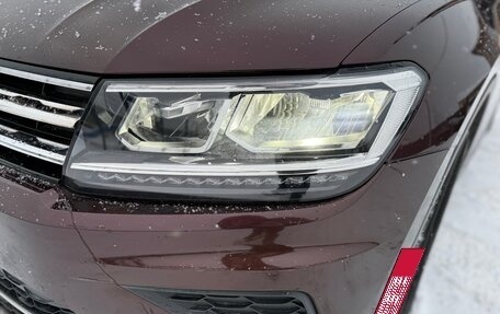 Volkswagen Tiguan II, 2018 год, 2 400 000 рублей, 1 фотография