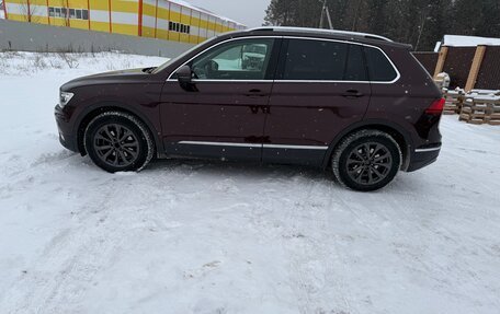 Volkswagen Tiguan II, 2018 год, 2 400 000 рублей, 6 фотография