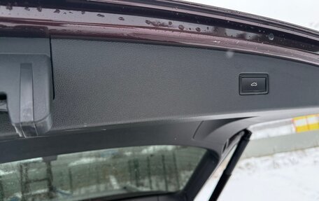 Volkswagen Tiguan II, 2018 год, 2 400 000 рублей, 8 фотография