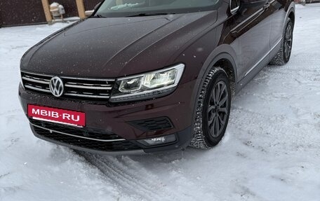 Volkswagen Tiguan II, 2018 год, 2 400 000 рублей, 2 фотография