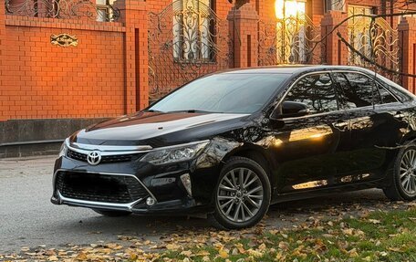 Toyota Camry, 2018 год, 2 700 000 рублей, 2 фотография