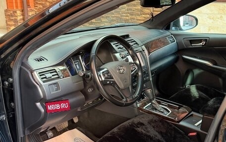 Toyota Camry, 2018 год, 2 700 000 рублей, 4 фотография