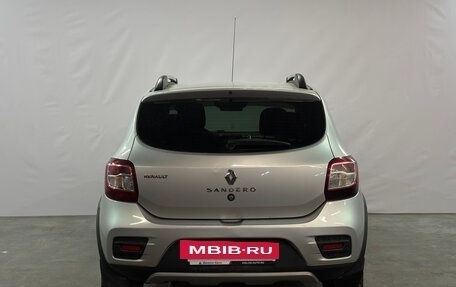 Renault Sandero II рестайлинг, 2016 год, 910 000 рублей, 2 фотография