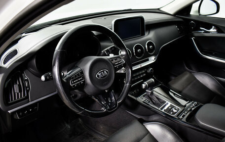 KIA Stinger I, 2018 год, 2 579 000 рублей, 9 фотография