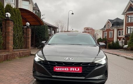 Hyundai Elantra, 2021 год, 2 100 000 рублей, 2 фотография