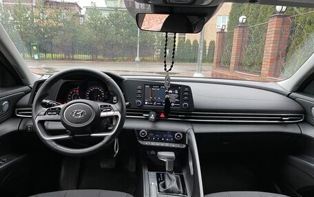 Hyundai Elantra, 2021 год, 2 100 000 рублей, 15 фотография