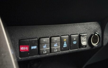 Toyota RAV4, 2019 год, 1 779 000 рублей, 17 фотография