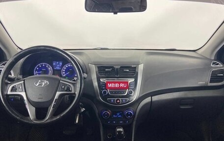 Hyundai Solaris II рестайлинг, 2015 год, 1 050 000 рублей, 11 фотография