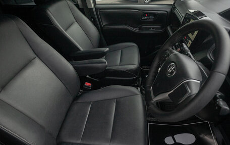 Toyota Esquire I, 2015 год, 1 868 000 рублей, 10 фотография