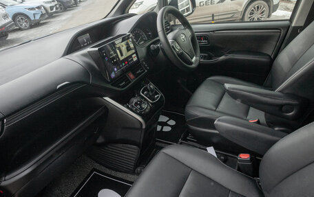 Toyota Esquire I, 2015 год, 1 868 000 рублей, 18 фотография