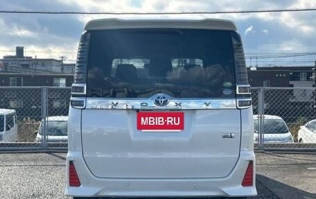 Toyota Voxy III, 2021 год, 1 637 000 рублей, 4 фотография