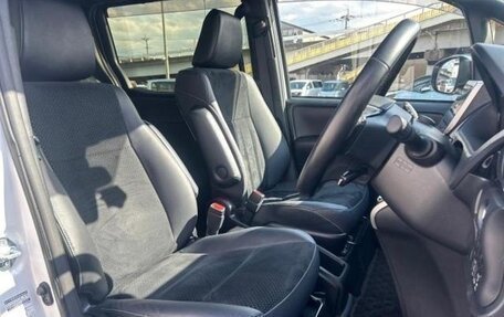 Toyota Voxy III, 2021 год, 1 637 000 рублей, 11 фотография