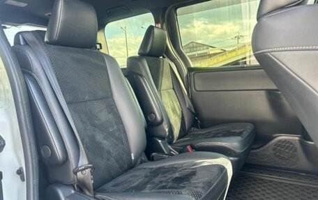 Toyota Voxy III, 2021 год, 1 637 000 рублей, 24 фотография