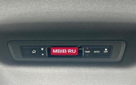 Toyota Voxy III, 2021 год, 1 637 000 рублей, 28 фотография