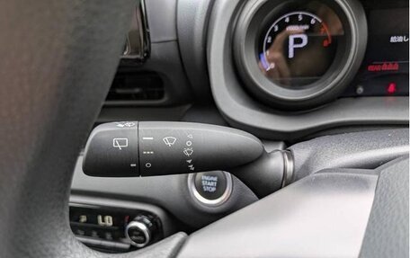 Toyota Yaris, 2023 год, 1 450 143 рублей, 14 фотография