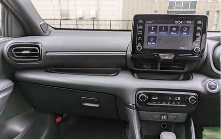 Toyota Yaris, 2023 год, 1 450 143 рублей, 16 фотография