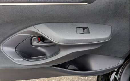 Toyota Yaris, 2023 год, 1 450 143 рублей, 29 фотография