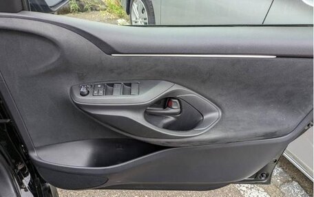 Toyota Yaris, 2023 год, 1 450 143 рублей, 30 фотография