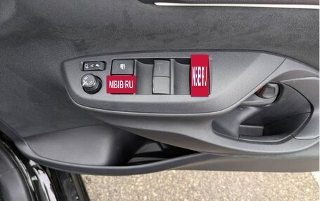 Toyota Yaris, 2023 год, 1 450 143 рублей, 31 фотография