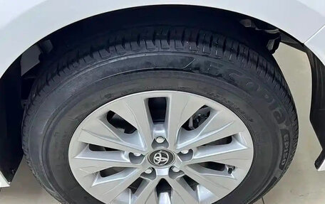 Toyota Corolla, 2022 год, 1 372 690 рублей, 12 фотография