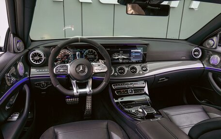 Mercedes-Benz E-Класс AMG, 2018 год, 5 800 000 рублей, 10 фотография