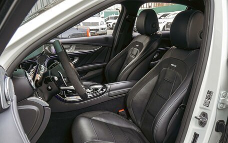 Mercedes-Benz E-Класс AMG, 2018 год, 5 800 000 рублей, 14 фотография