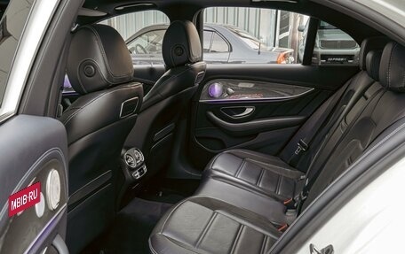 Mercedes-Benz E-Класс AMG, 2018 год, 5 800 000 рублей, 15 фотография