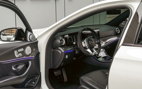 Mercedes-Benz E-Класс AMG, 2018 год, 5 800 000 рублей, 35 фотография