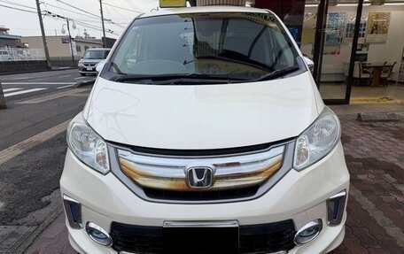 Honda Freed I, 2016 год, 853 000 рублей, 2 фотография