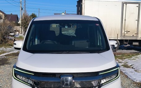 Honda Stepwgn IV, 2019 год, 2 550 000 рублей, 2 фотография