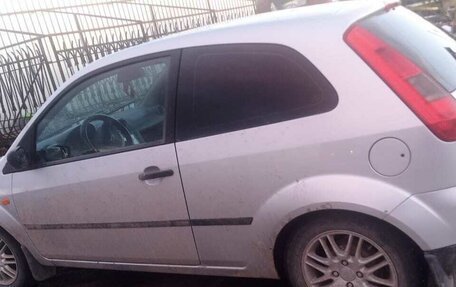 Ford Fiesta, 2005 год, 150 000 рублей, 2 фотография