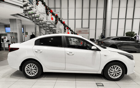 KIA Rio IV, 2018 год, 995 000 рублей, 4 фотография