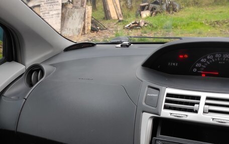 Toyota Vitz, 2005 год, 300 000 рублей, 13 фотография