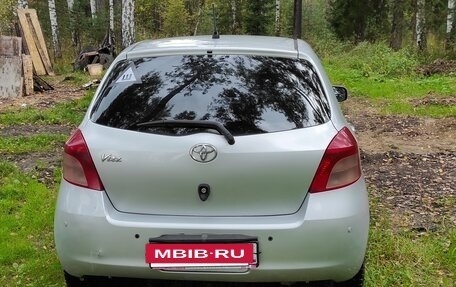 Toyota Vitz, 2005 год, 300 000 рублей, 2 фотография