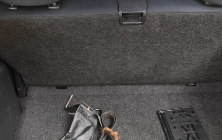 Toyota Vitz, 2005 год, 300 000 рублей, 17 фотография