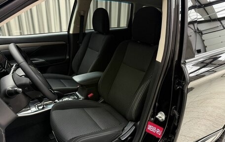 Mitsubishi Outlander III рестайлинг 3, 2017 год, 1 749 000 рублей, 9 фотография