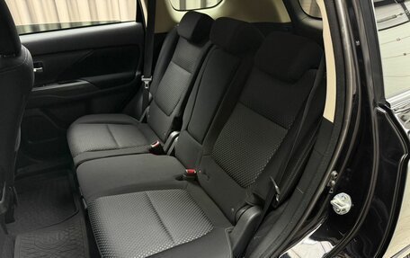 Mitsubishi Outlander III рестайлинг 3, 2017 год, 1 749 000 рублей, 10 фотография