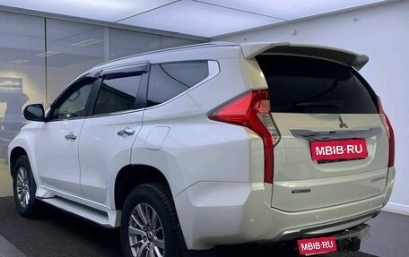 Mitsubishi Pajero Sport III рестайлинг, 2018 год, 2 579 000 рублей, 7 фотография