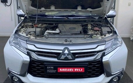 Mitsubishi Pajero Sport III рестайлинг, 2018 год, 2 579 000 рублей, 9 фотография