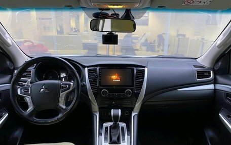 Mitsubishi Pajero Sport III рестайлинг, 2018 год, 2 579 000 рублей, 14 фотография