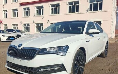 Skoda Superb III рестайлинг, 2025 год, 2 850 000 рублей, 1 фотография