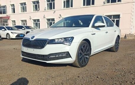 Skoda Superb III рестайлинг, 2025 год, 2 850 000 рублей, 2 фотография