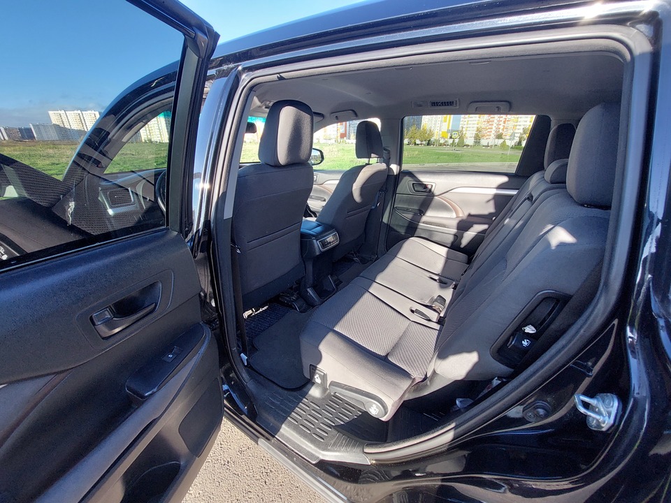 Toyota Highlander III, 2015 год, 2 320 000 рублей, 18 фотография